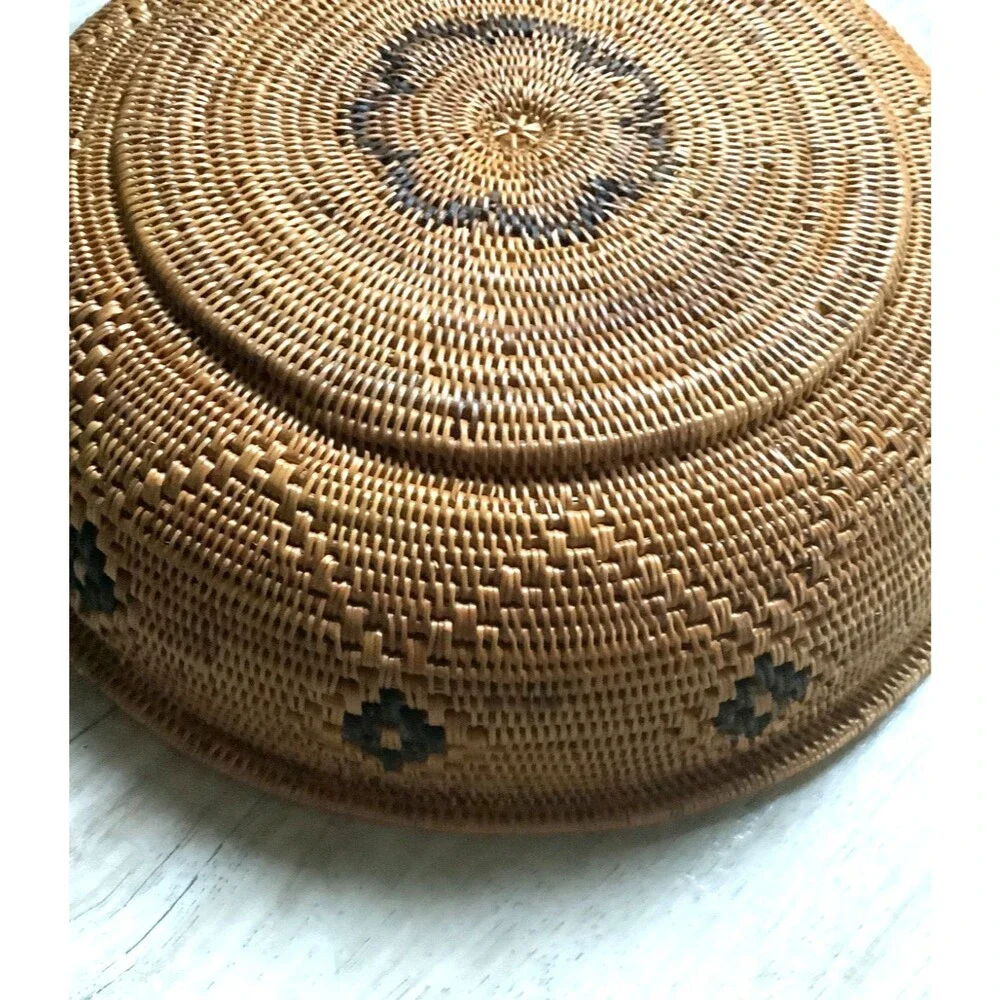 Vintage Basket Finely Woven Tenganan Balinese Indonesia 11.75”